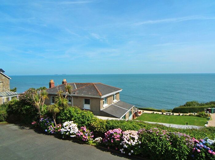 2 Bedroom Flat For Sale In Wheelers Bay Road, Ventnor, PO38