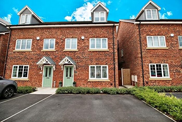 4 Bedroom Semi Detached House To Rent In Perseverance Close, Westhoughton, Bolton, BL5