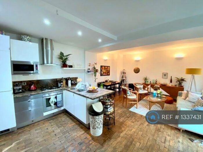 2 Bedroom Terraced House To Rent In Bradbury Mews, London, N16