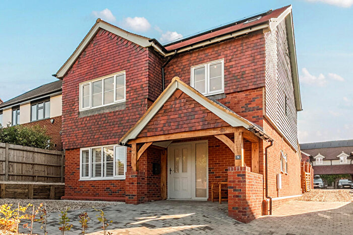 4 Bedroom Detached House For Sale In Crossfields, St. Albans, AL3