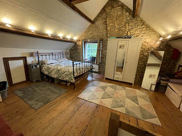 2 Bedroom Maisonette For Sale In East Street, Crewkerne, TA18