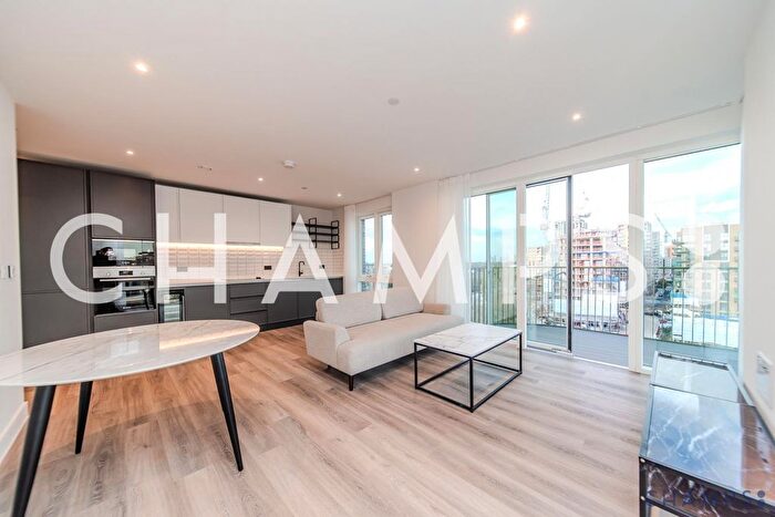 3 Bedroom Flat To Rent In Cairncross House, SE3