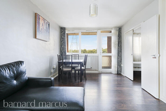 1 Bedroom Flat To Rent In Phipps Bridge Road, Mitcham, CR4