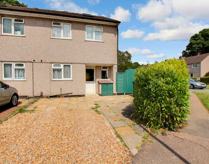 4 Bedroom Semi-Detached House To Rent In Cloverlands, Crawley, RH10