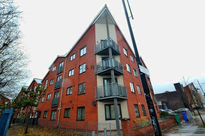 3 Bedroom Flat To Rent In Stretford Road, Hulme, Manchester., M15