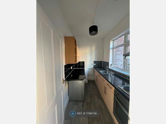 3 Bedroom Flat To Rent In Carlton Road, Nottingham, NG3