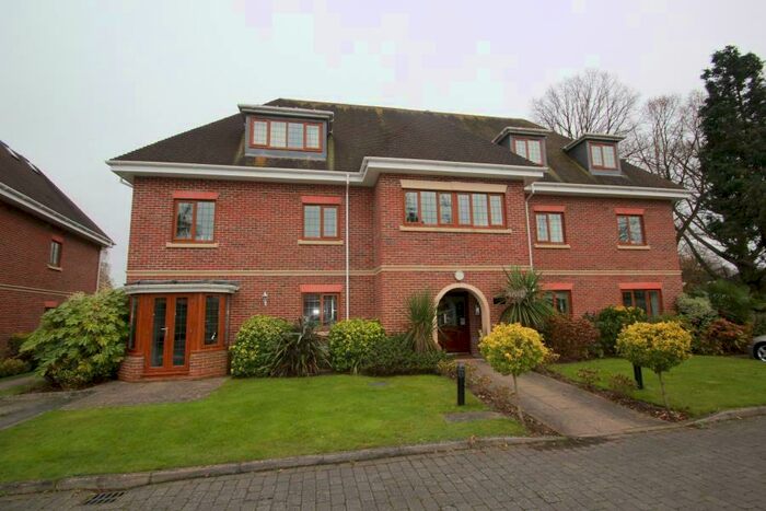 2 Bedroom Apartment To Rent In Horsell, GU21