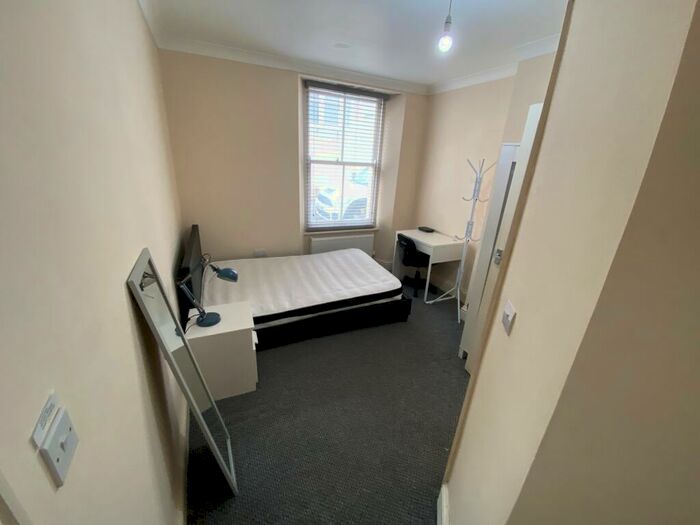 4 Bedroom Flat To Rent In Montpelier Road, Brighton, BN1