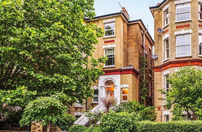 1 Bedroom Flat For Sale In Fellows Road, Belsize Park, London, NW3