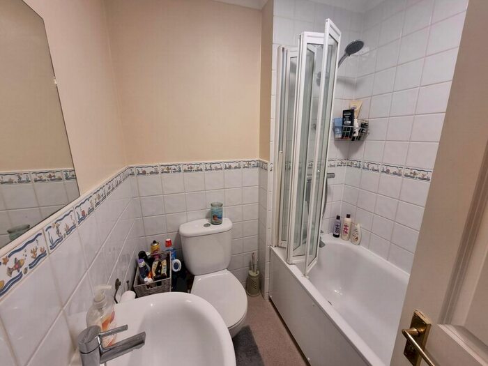 Studio To Rent In Hale Lane, Mill Hill, NW7