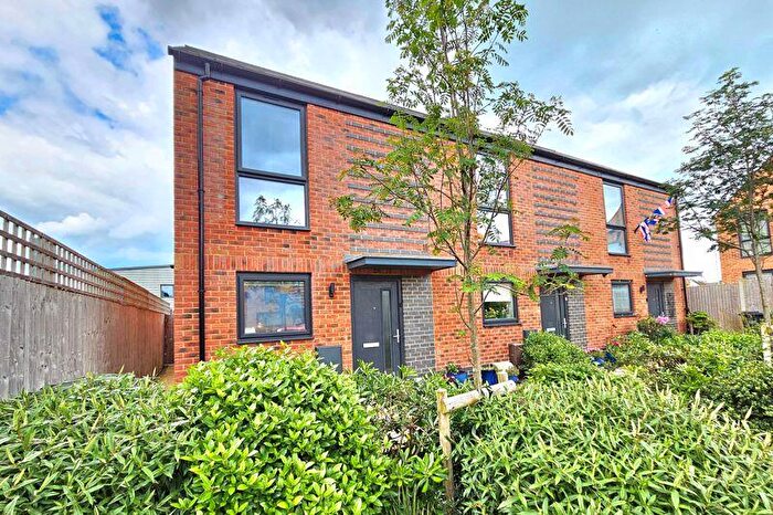 2 Bedroom End Of Terrace House For Sale In Courageous Road, Lee-On-The-Solent, PO13