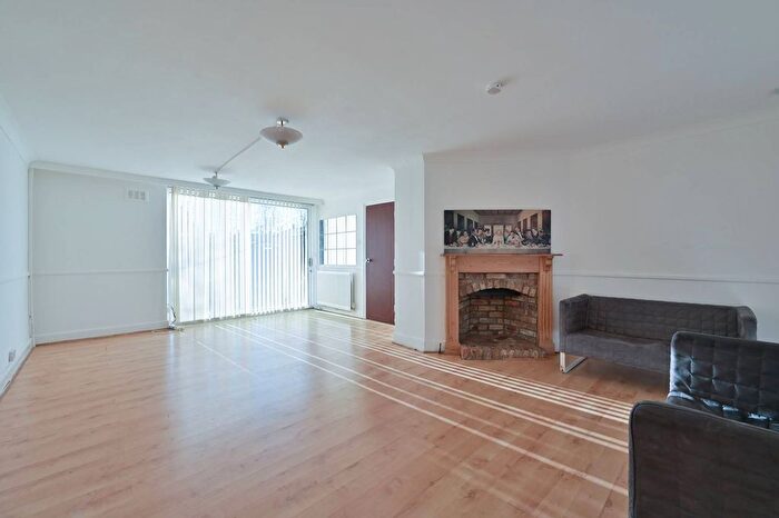 5 Bedroom End Of Terrace House To Rent In Martian Avenue, Hemel Hempstead, HP2