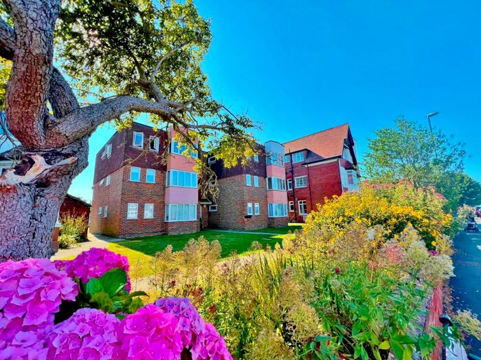 1 Bedroom Flat To Rent In The Sycamores, Victoria Drive, Bognor Regis, PO21