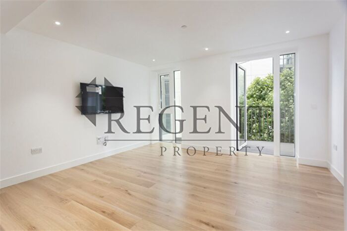 2 Bedroom Flat To Rent In Ariel House, Vaughan Way, E1W