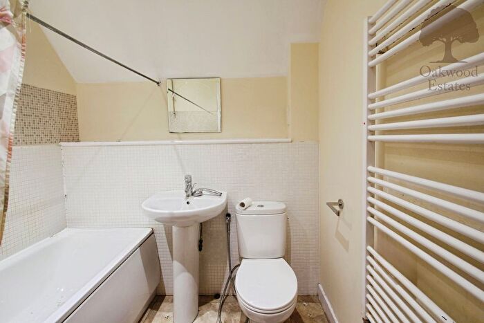 4 Bedroom Town House To Rent In Academy Place, Isleworth, TW7