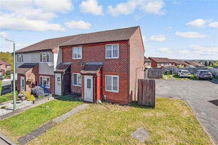 2 Bedroom Semi-Detached House For Sale In The Spillway, Maidstone, Kent, ME15