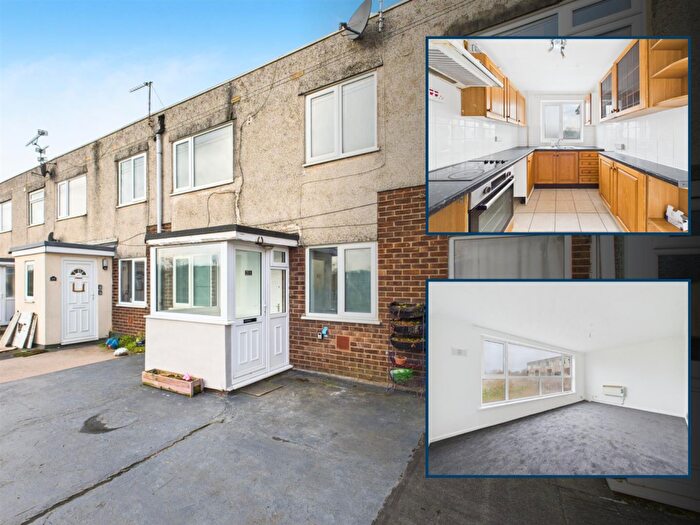 3 Bedroom Maisonette For Sale In Abbotswood, Yate, Bristol, BS37