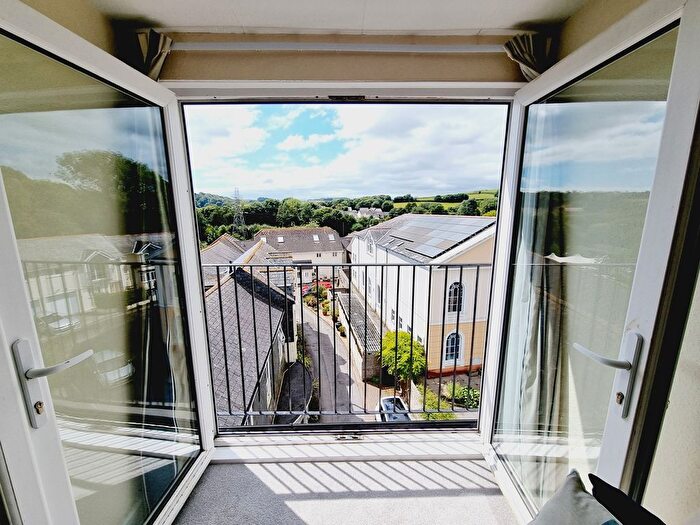 2 Bedroom Flat To Rent In Fore Street, Kingsbridge, TQ7
