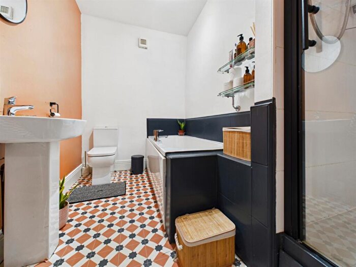 1 Bedroom Apartment For Sale In Nile Street, North Shields, NE29