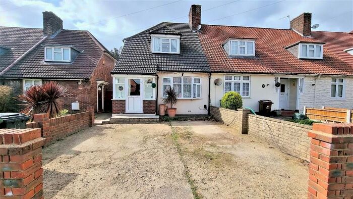 3 Bedroom End Of Terrace House To Rent In Valence Avenue, Dagenham, Essex RM8