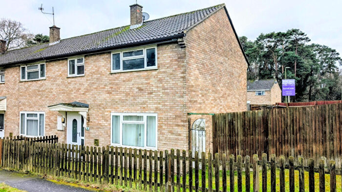 3 Bedroom End Of Terrace House For Sale In Waterman Close, Bordon, Hampshire, GU35