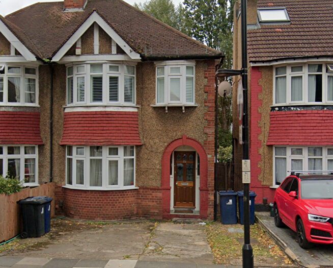 4 Bedroom Semi Detached House To Rent In Currey Road, Greenford, UB6