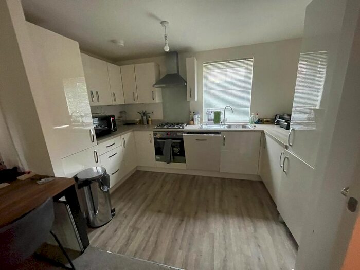 2 Bedroom Flat To Rent In Tawny Grove, Coventry, CV4