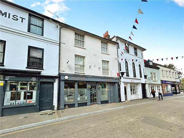 2 Bedroom Flat To Rent In Church Street, Romsey, Hampshire, SO51