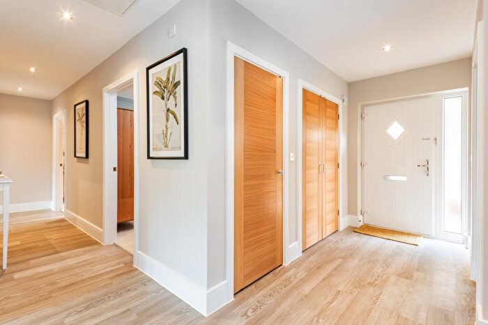 3 Bedroom Detached Bungalow For Sale In Ringwood Road, Alderholt, Fordingbridge, SP6