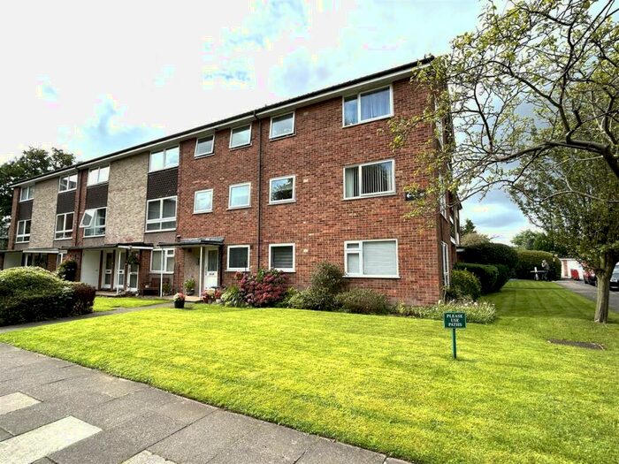 2 Bedroom Flat To Rent In Eldon Drive, Walmley, Sutton Coldfield, B76