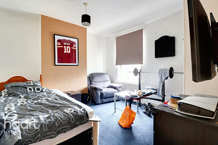 3 Bedroom Terraced House For Sale In Coventry Road, Ilford, IG1