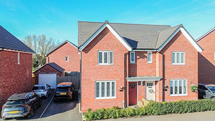 3 Bedroom Semi-Detached House For Sale In Papworth Close, Sandymoor, Runcorn, WA7