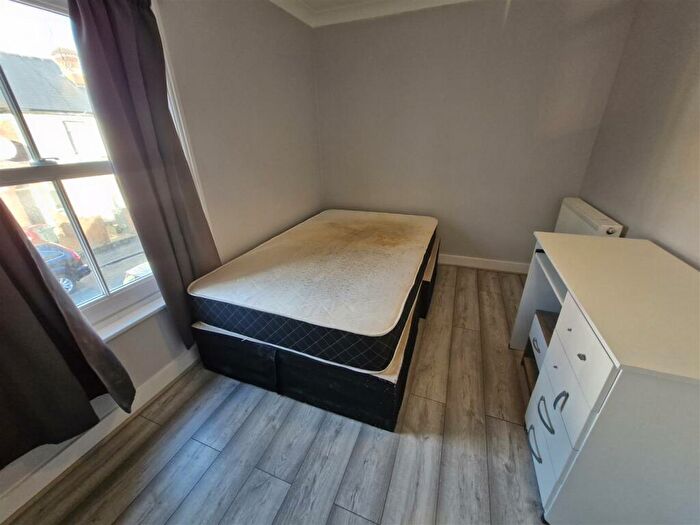 5 Bedroom Terraced House For Sale In Norwood Road, Reading, RG1