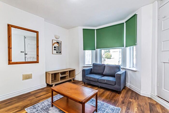 1 Bedroom Flat For Sale In Sydenham Road, Croydon, Surrey, CR0