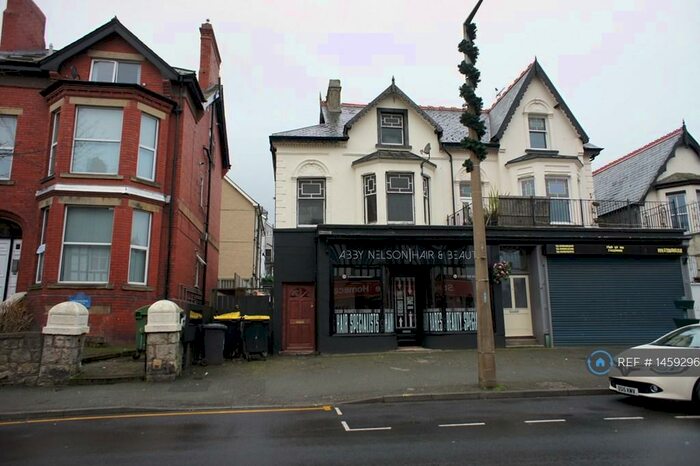 4 Bedroom Flat To Rent In Abergele Road, Colwyn Bay, LL29