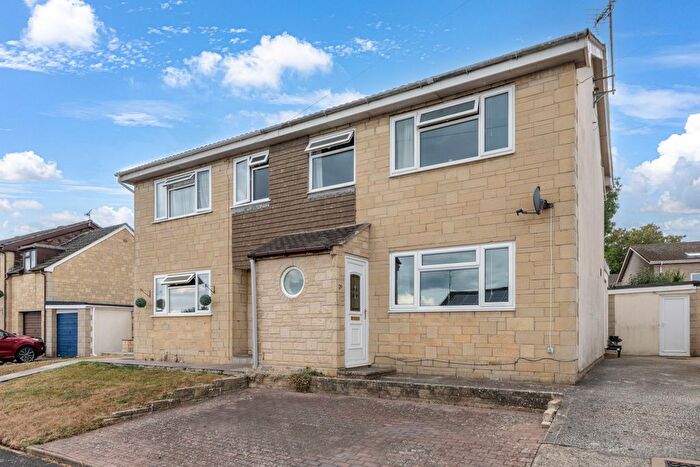 3 Bedroom Semi-Detached House For Sale In Vale Road, Stalbridge, DT10