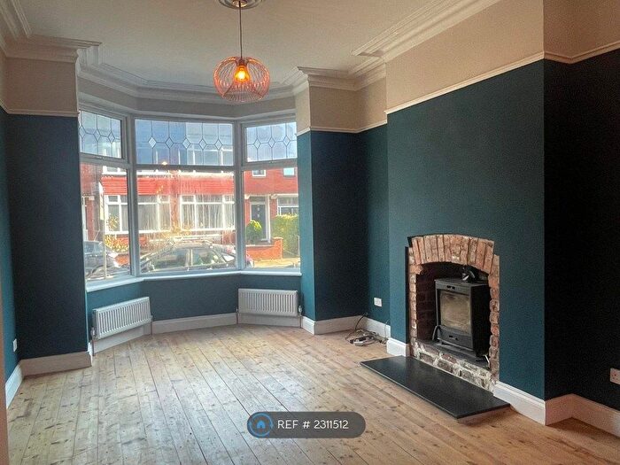 3 Bedroom Semi-Detached House To Rent In Penelope Road, Salford, M6