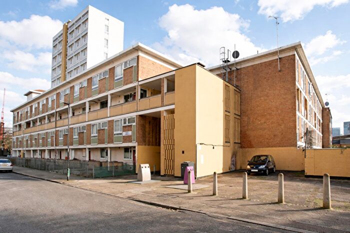 3 Bedroom Flat For Sale In Fern Street, London, E3