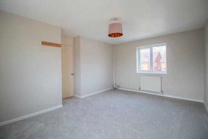 1 Bedroom Apartment For Sale In Allerton Close, Rochford, SS4
