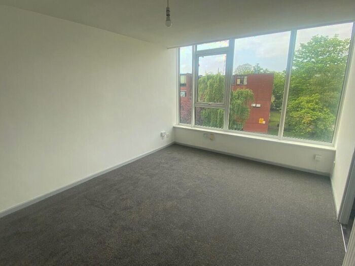 1 Bedroom Flat To Rent In Meynell House, Browns Green, Birmingham, B20