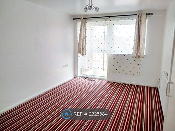 1 Bedroom Flat To Rent In Ongar Way, Rainham, RM13