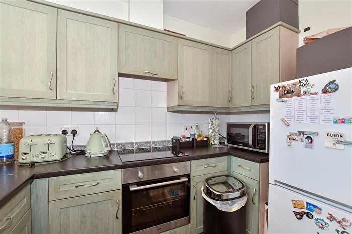 2 Bedroom Flat For Sale In Enterprise Road, Maidstone, Kent, ME15