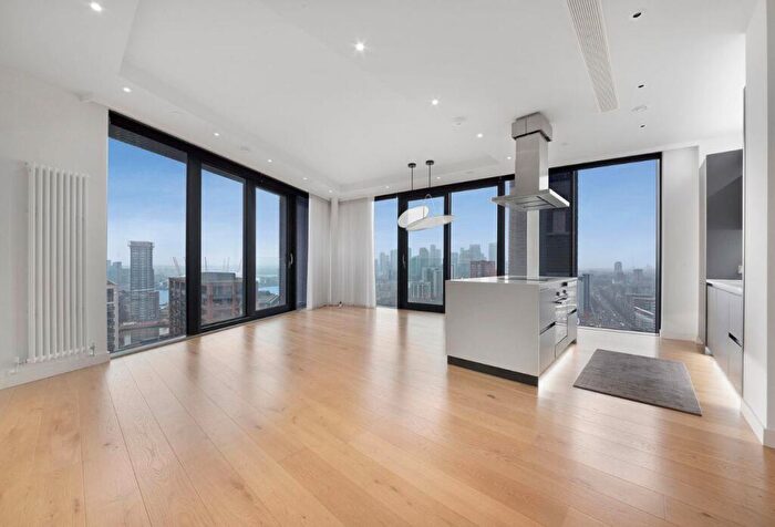 3 Bedroom Penthouse For Sale In Bridgewater House, City Island, E14