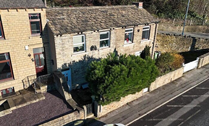 1 Bedroom Terraced House To Rent In Wakefield Road, Huddersfield, West Yorkshire, HD8