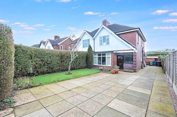 3 Bedroom Semi-Detached House For Sale In Park Drive, Barlaston, Stoke-On-Trent, ST12