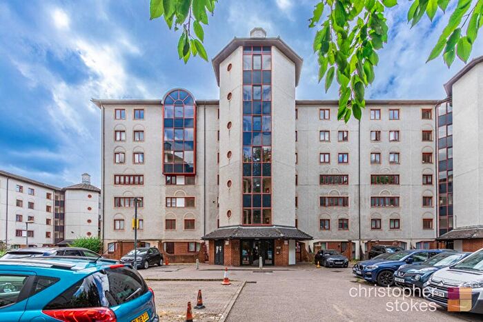 1 Bedroom Flat To Rent In Westminster Court, Eleanor Way, Waltham Cross, Hertfordshire, EN8