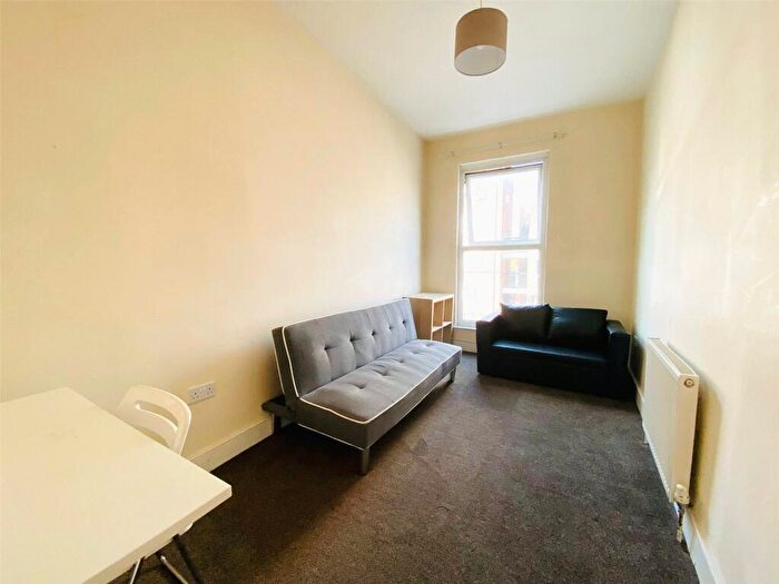 4 Bedroom Apartment To Rent In Malden Road, London, NW5