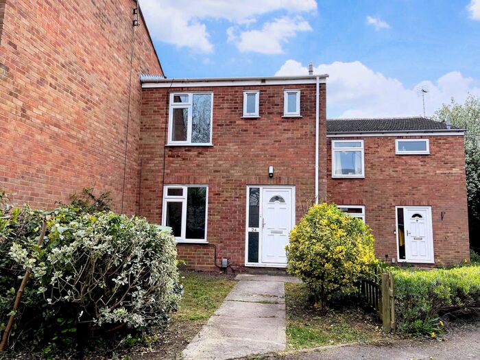 3 Bedroom House To Rent In Grenadine Way, Tring, HP23