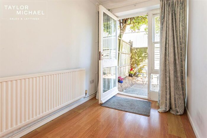 3 Bedroom Terraced House For Sale In Portland Street, North Laine, Brighton, BN1 - Photo 4