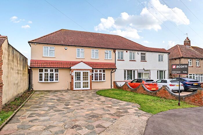 4 Bedroom Semi Detached House For Sale In Bellring Close, Belvedere, DA17